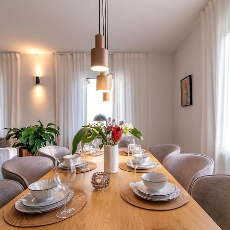 Stilvolles City-Apartment I Netflix I Wlan L Stellplatz I Zentral Schwarzenberg  Buitenkant foto