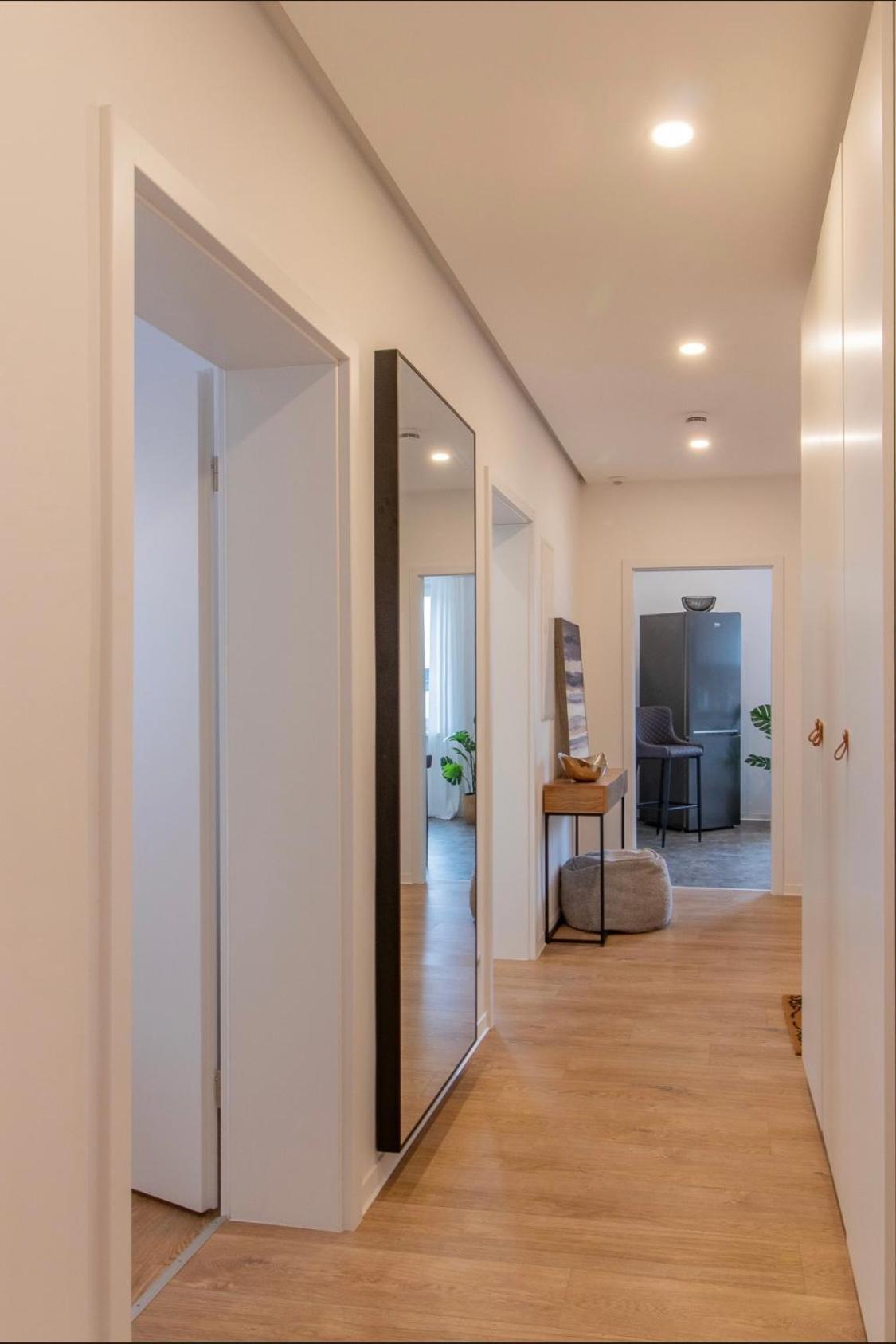 Stilvolles City-Apartment I Netflix I Wlan L Stellplatz I Zentral Schwarzenberg  Buitenkant foto