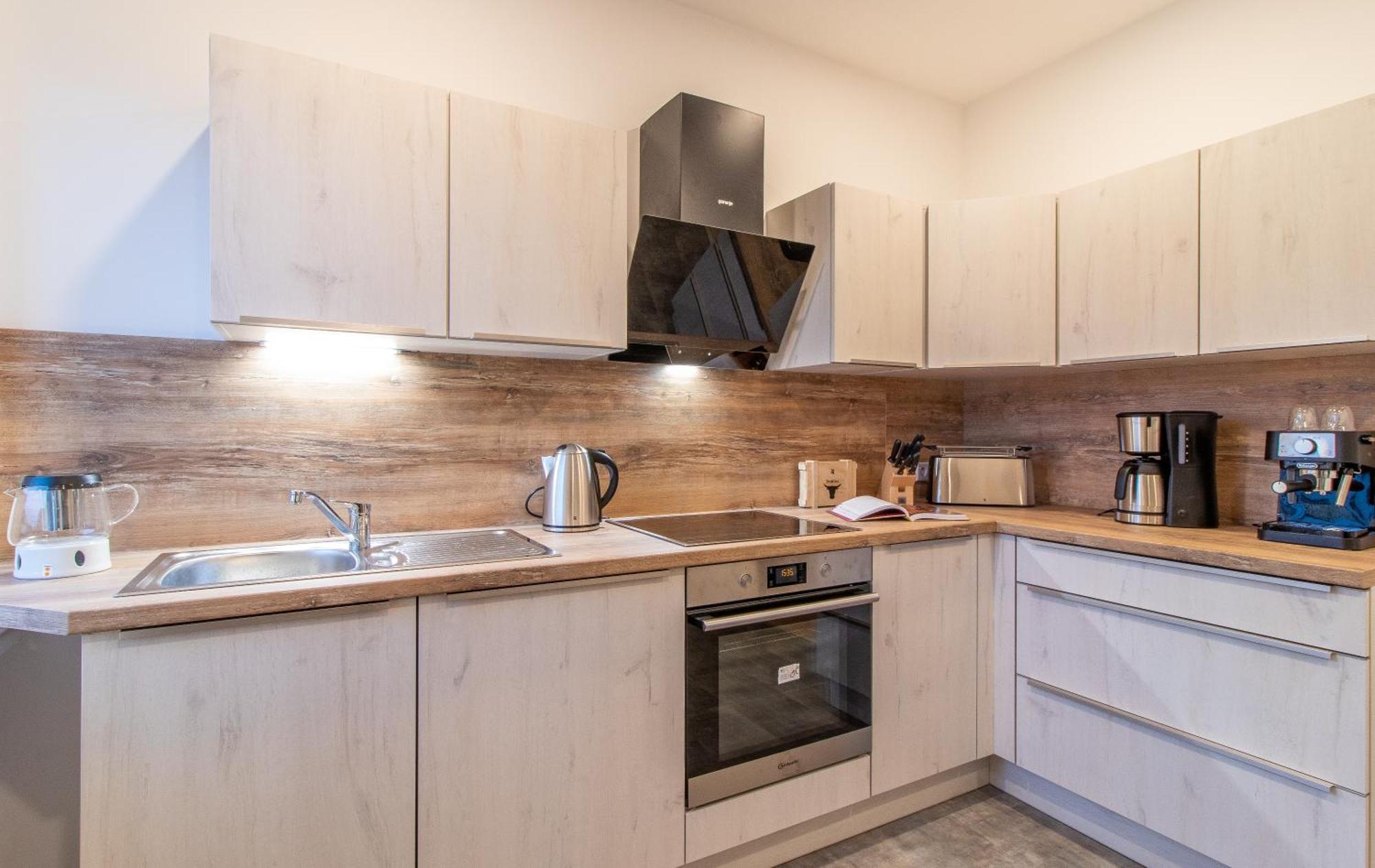 Stilvolles City-Apartment I Netflix I Wlan L Stellplatz I Zentral Schwarzenberg  Buitenkant foto