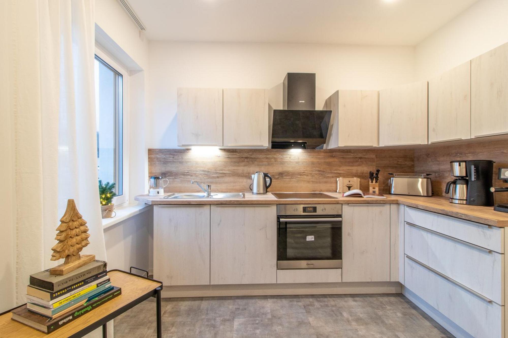 Stilvolles City-Apartment I Netflix I Wlan L Stellplatz I Zentral Schwarzenberg  Buitenkant foto