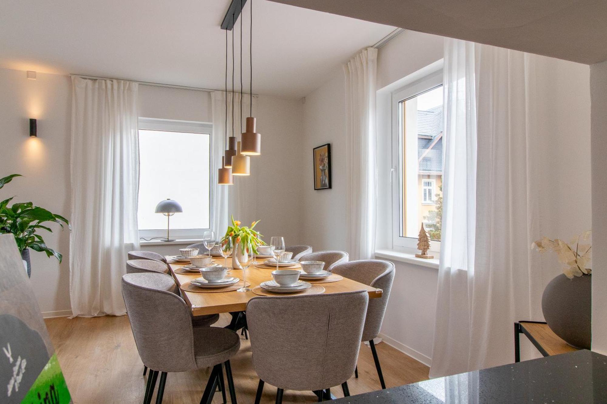 Stilvolles City-Apartment I Netflix I Wlan L Stellplatz I Zentral Schwarzenberg  Buitenkant foto