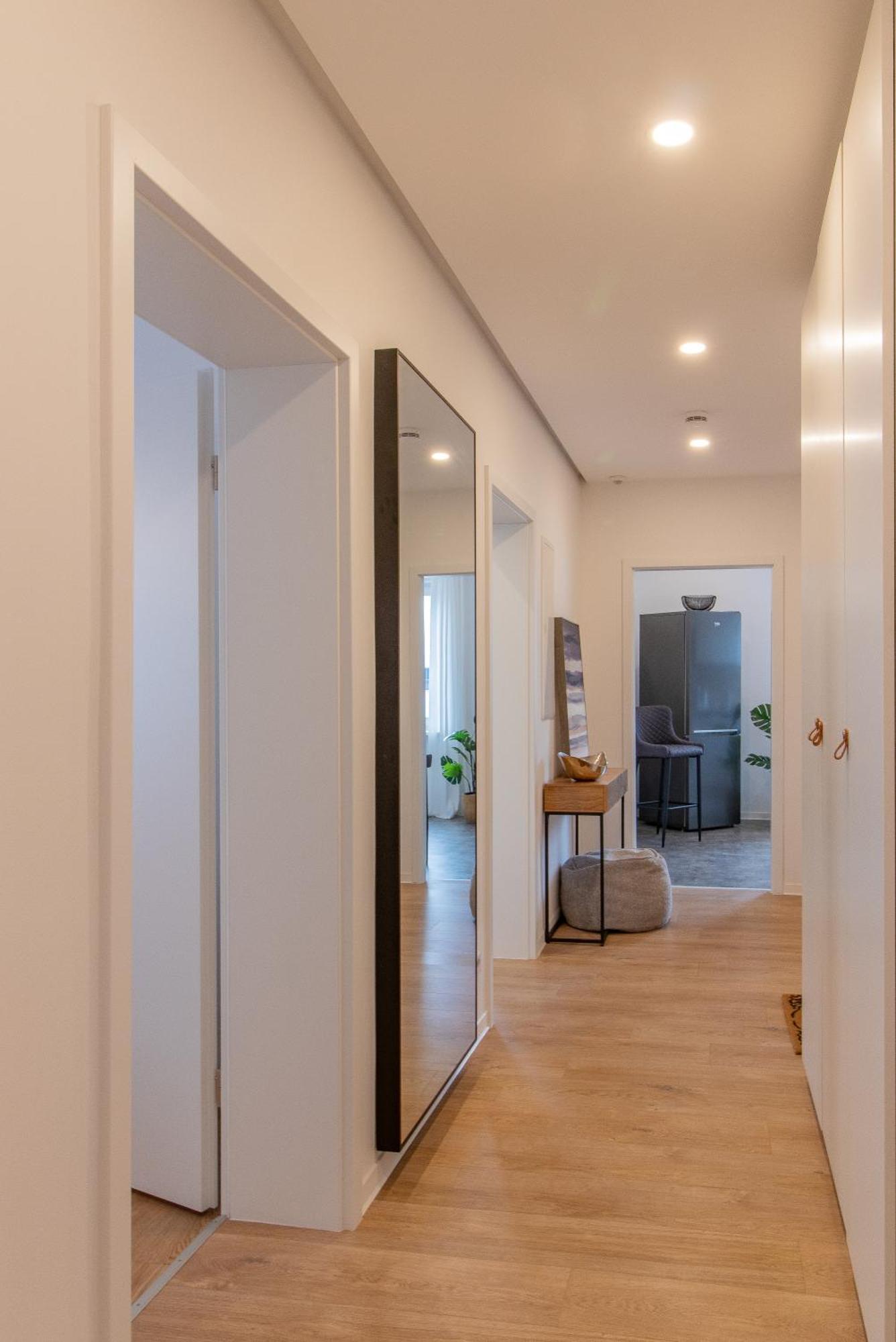 Stilvolles City-Apartment I Netflix I Wlan L Stellplatz I Zentral Schwarzenberg  Buitenkant foto