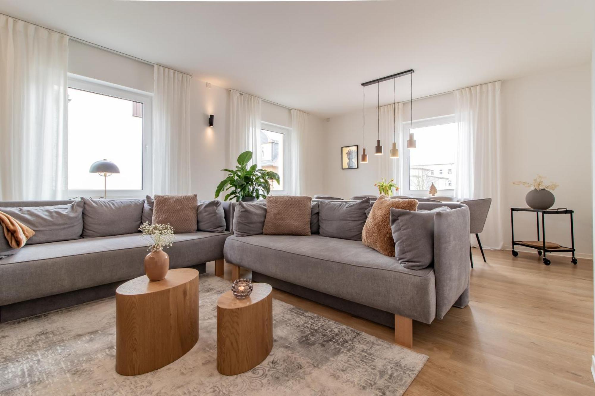 Stilvolles City-Apartment I Netflix I Wlan L Stellplatz I Zentral Schwarzenberg  Buitenkant foto