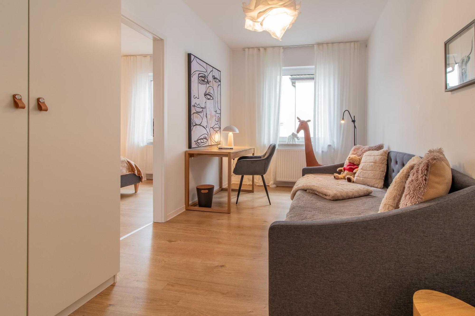 Stilvolles City-Apartment I Netflix I Wlan L Stellplatz I Zentral Schwarzenberg  Buitenkant foto