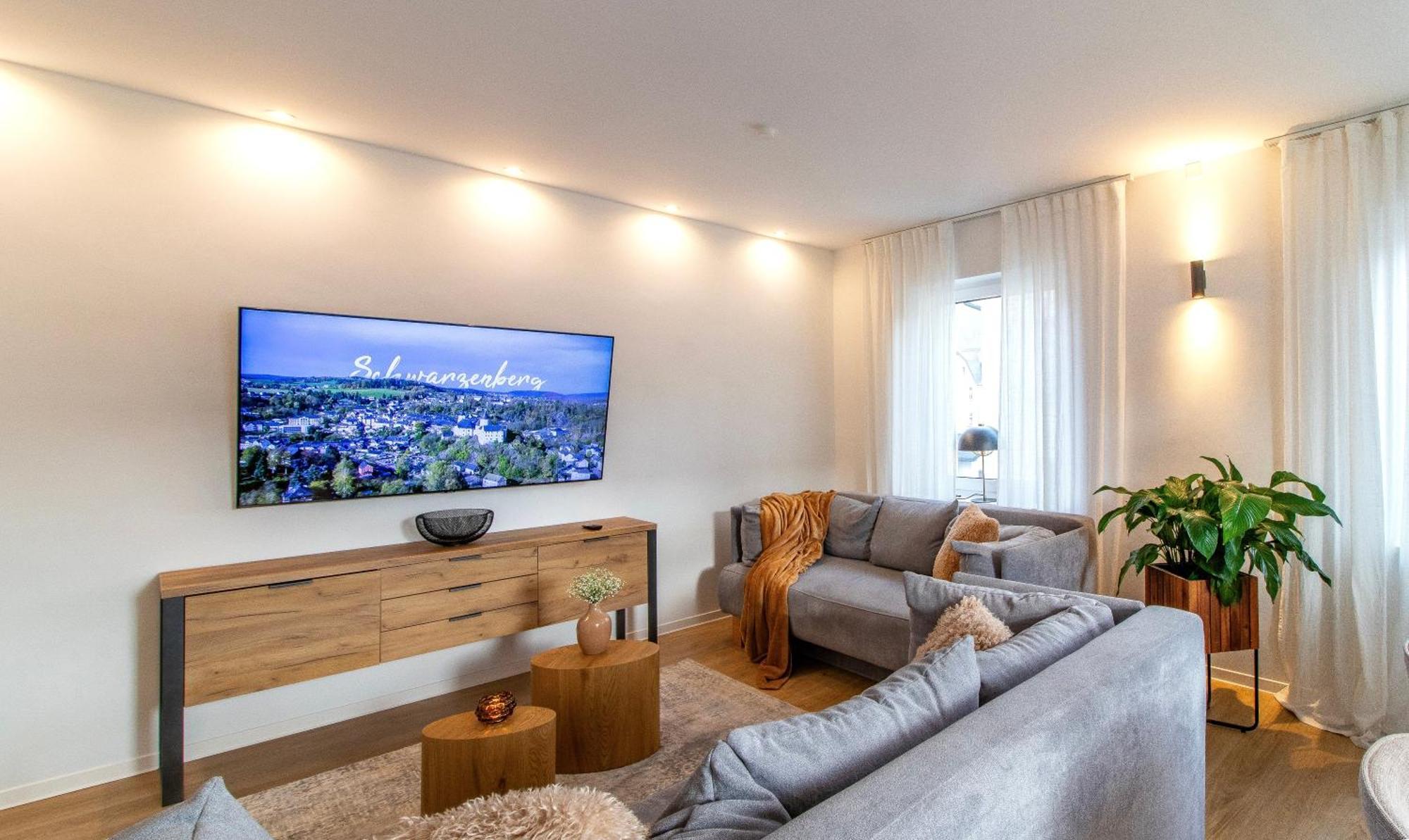 Stilvolles City-Apartment I Netflix I Wlan L Stellplatz I Zentral Schwarzenberg  Buitenkant foto