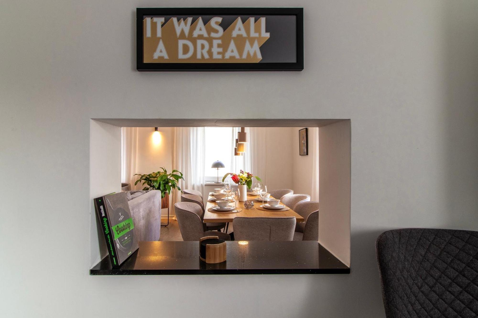 Stilvolles City-Apartment I Netflix I Wlan L Stellplatz I Zentral Schwarzenberg  Buitenkant foto