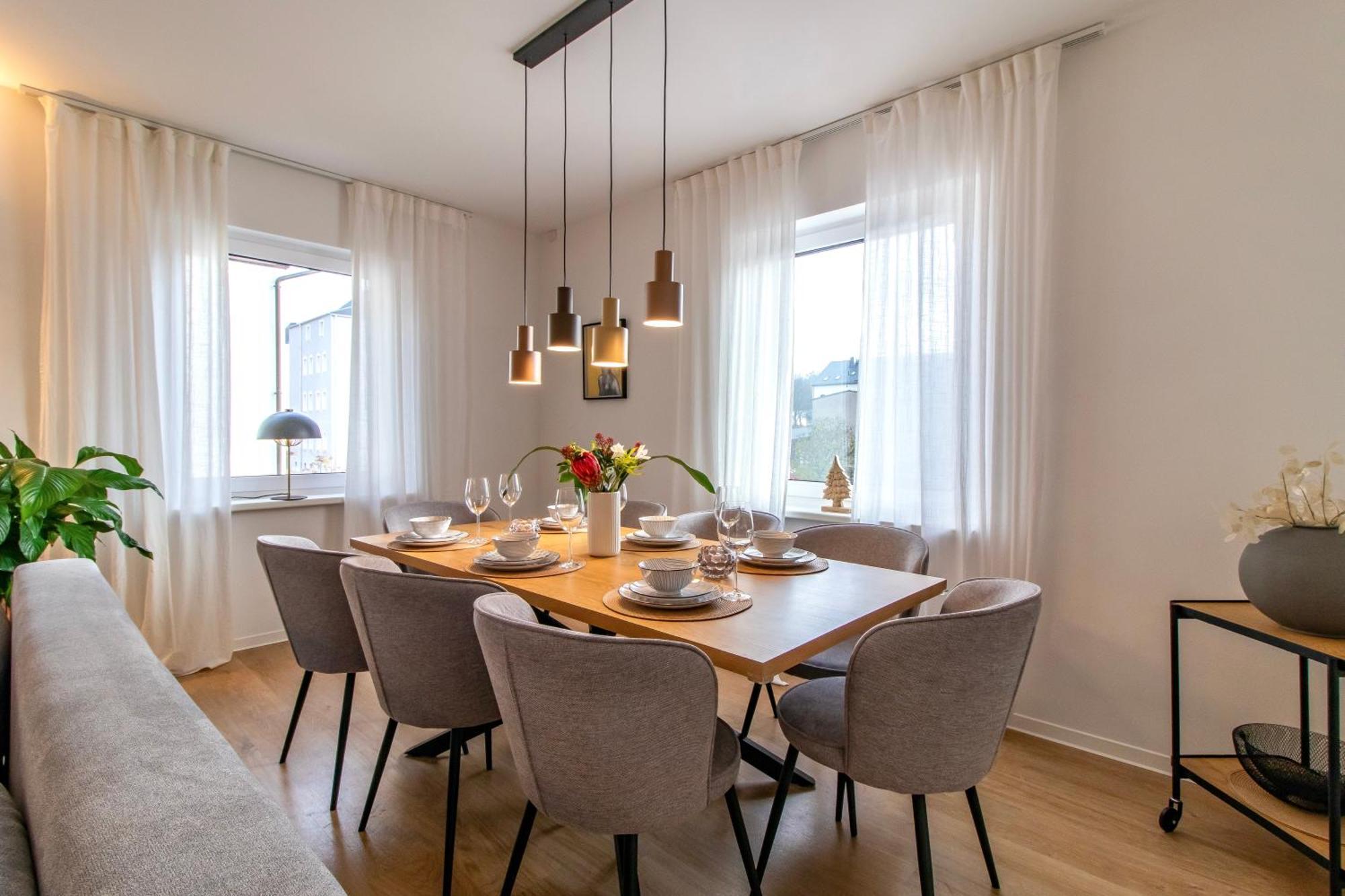 Stilvolles City-Apartment I Netflix I Wlan L Stellplatz I Zentral Schwarzenberg  Buitenkant foto